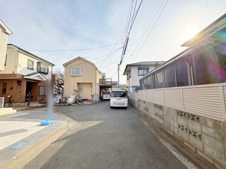 �_�ސ쌧������s�����u2���ڂ̐V�z��ˌ��Ă̑O�ʓ��H�܂ތ��n�ʐ^