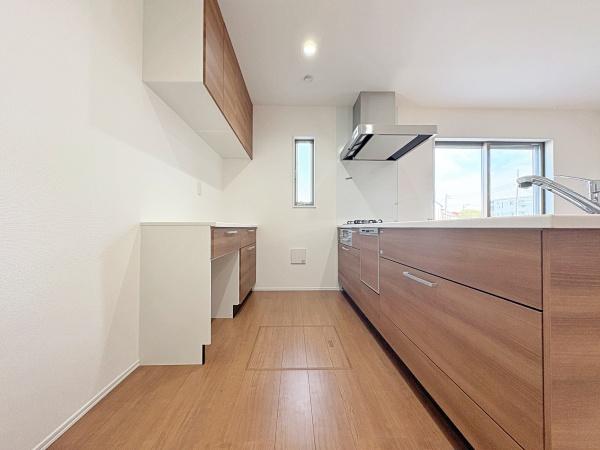 �_�ސ쌧������s�����u2���ڂ̐V�z��ˌ��ẴL�b�`��