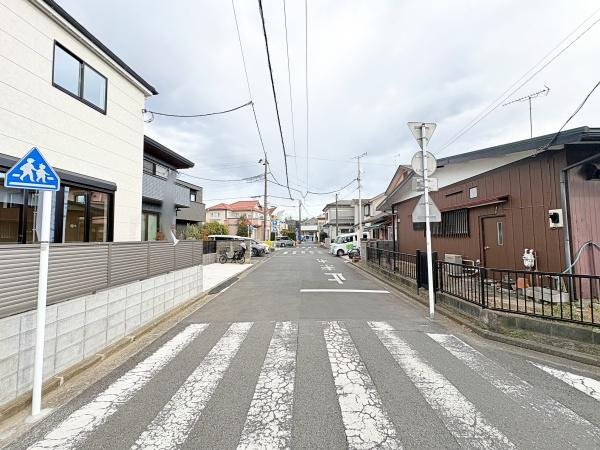 �_�ސ쌧���l�s���J�拴��3���ڂ̐V�z��ˌ��Ă̑O�ʓ��H�܂ތ��n�ʐ^