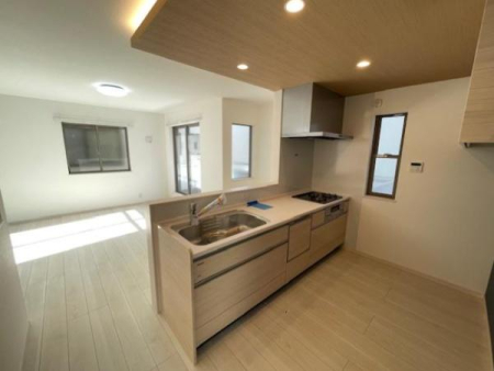 �_�ސ쌧���s�K��ˉz1���ڂ̐V�z��ˌ��ẴL�b�`��