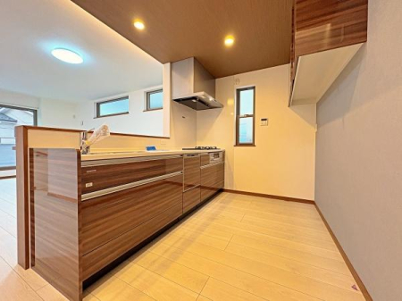 �_�ސ쌧���s�K��ˉz1���ڂ̐V�z��ˌ��ẴL�b�`��