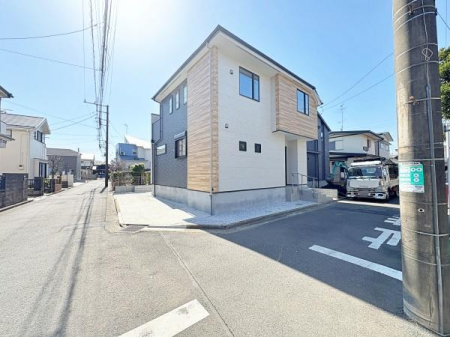 �_�ސ쌧���l�s���J�拴��3���ڂ̐V�z��ˌ��Ă̑O�ʓ��H�܂ތ��n�ʐ^