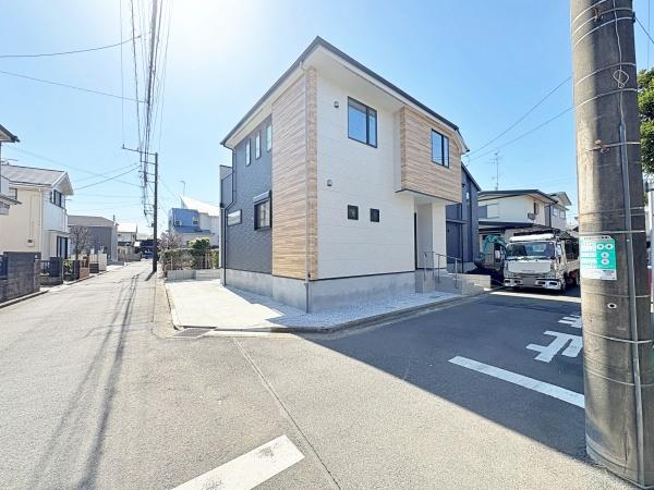 �_�ސ쌧���l�s���J�拴��3���ڂ̐V�z��ˌ��Ă̑O�ʓ��H�܂ތ��n�ʐ^