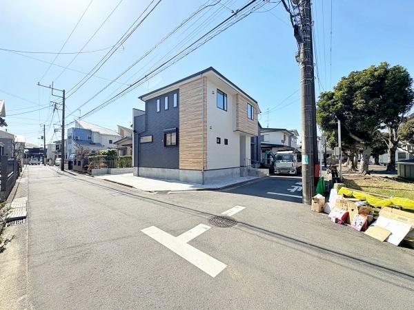 �_�ސ쌧���l�s���J�拴��3���ڂ̐V�z��ˌ��Ă̑O�ʓ��H�܂ތ��n�ʐ^