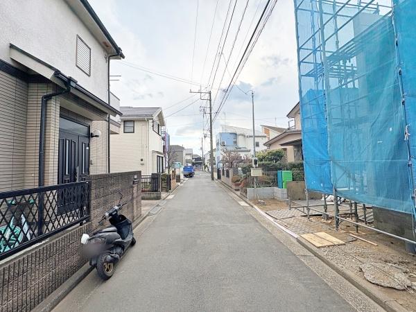 �_�ސ쌧���l�s���J�拴��3���ڂ̐V�z��ˌ��Ă̑O�ʓ��H�܂ތ��n�ʐ^