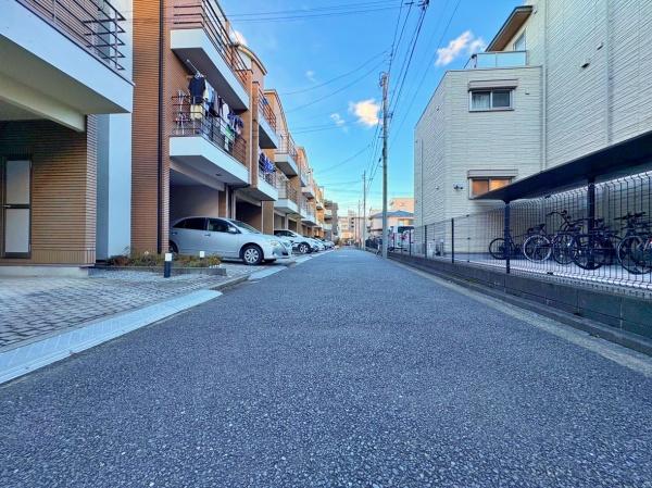 �_�ސ쌧���l�s�`�k����g7���ڂ̒��È�ˌ��Ă̑O�ʓ��H�܂ތ��n�ʐ^