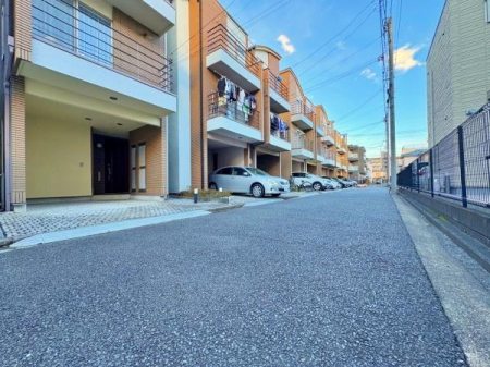 �_�ސ쌧���l�s�`�k����g7���ڂ̒��È�ˌ��Ă̑O�ʓ��H�܂ތ��n�ʐ^