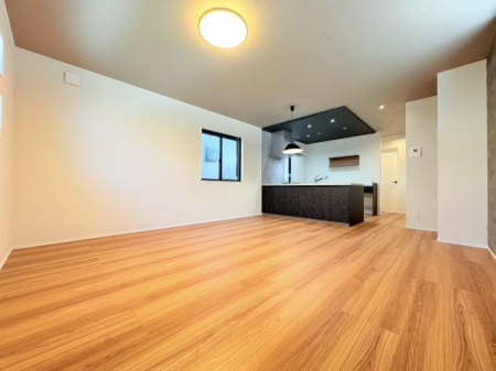 �_�ސ쌧���l�s��撆�c��5���ڂ̐V�z��ˌ��Ẵ��r���O