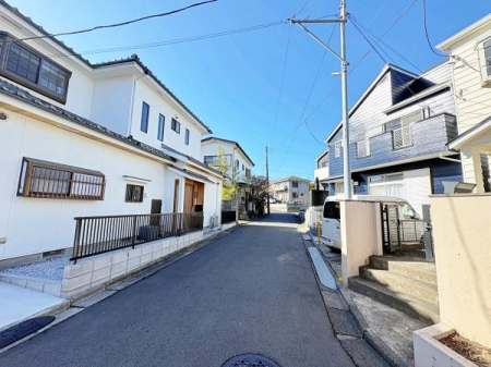 �_�ސ쌧���l�s�h�擌�㋽���̒��È�ˌ��Ă̑O�ʓ��H�܂ތ��n�ʐ^