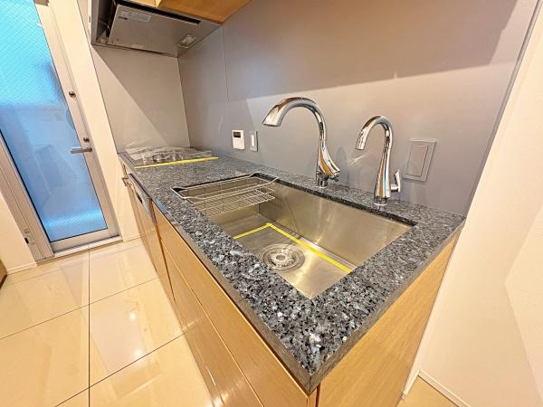 �����s���c�J���n3���ڂ̒��È�ˌ��ẴL�b�`��