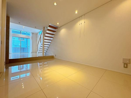 �����s���c�J���n3���ڂ̒��È�ˌ��Ẵ��r���O