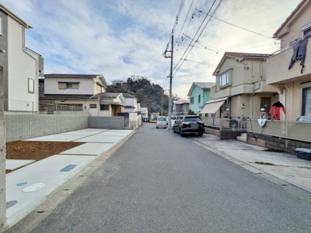 �_�ސ쌧���l�s�h�撷�q���̐V�z��ˌ��Ă̑O�ʓ��H�܂ތ��n�ʐ^