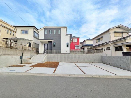 �_�ސ쌧���l�s�h�撷�q���̐V�z��ˌ��Ă̑O�ʓ��H�܂ތ��n�ʐ^