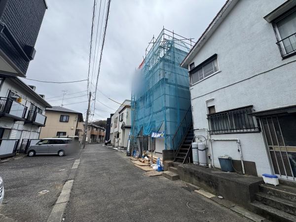 �_�ސ쌧���l�s�ߌ��擌����1���ڂ̐V�z��ˌ��Ă̑O�ʓ��H�܂ތ��n�ʐ^