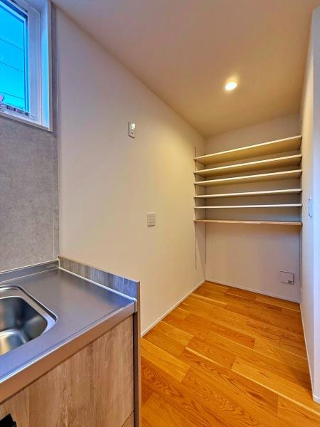 �_�ސ쌧���{��s����1���ڂ̐V�z��ˌ��ẴL�b�`��