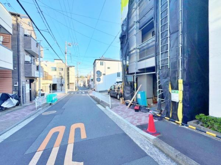 �_�ސ쌧���l�s���搼�˕���2���ڂ̐V�z��ˌ��Ă̑O�ʓ��H�܂ތ��n�ʐ^