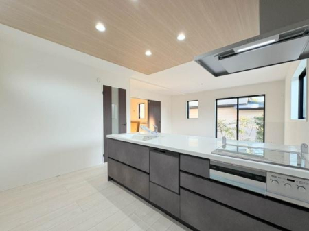 �_�ސ쌧���l�s���Z�c��3���ڂ̐V�z��ˌ��Ẵ��r���O