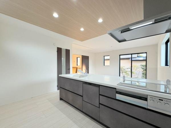 �_�ސ쌧���l�s���Z�c��3���ڂ̐V�z��ˌ��Ẵ��r���O