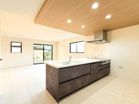 �_�ސ쌧���l�s���Z�c��3���ڂ̐V�z��ˌ��Ẵ��r���O