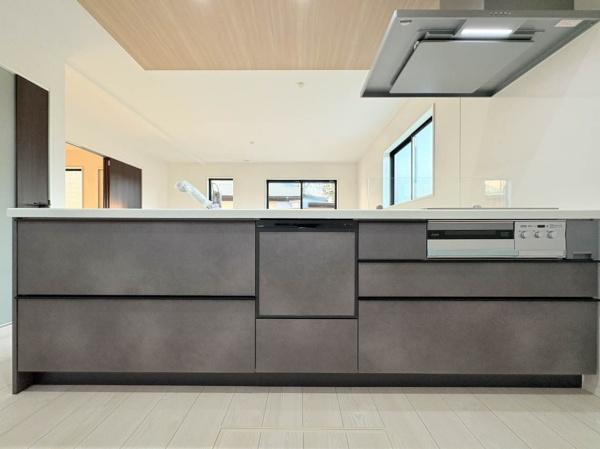 �_�ސ쌧���l�s���Z�c��3���ڂ̐V�z��ˌ��ẴL�b�`��