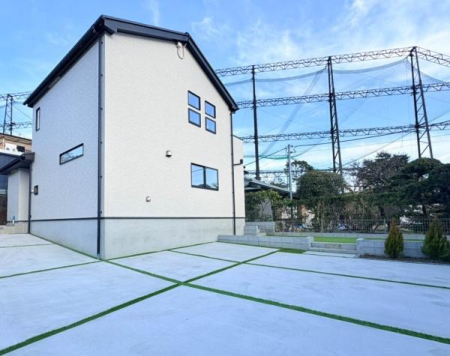 �_�ސ쌧���l�s���Z�c��3���ڂ̐V�z��ˌ��Ă̑O�ʓ��H�܂ތ��n�ʐ^