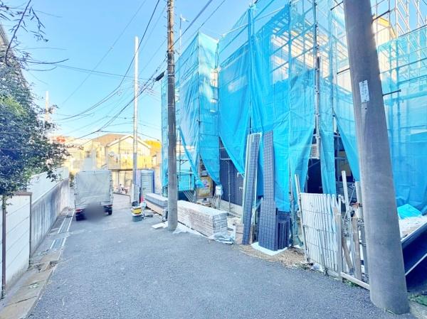 �_�ސ쌧���l�s�ߌ��掂�q�P�J2���ڂ̐V�z��ˌ��Ă̑O�ʓ��H�܂ތ��n�ʐ^