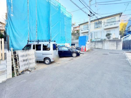 �_�ސ쌧���l�s�ߌ��掂�q�P�J2���ڂ̐V�z��ˌ��Ă̑O�ʓ��H�܂ތ��n�ʐ^