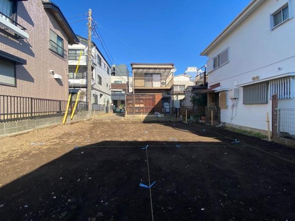 �_�ސ쌧���l�s���搼�˕���2���ڂ̐V�z��ˌ��Ă̑O�ʓ��H�܂ތ��n�ʐ^