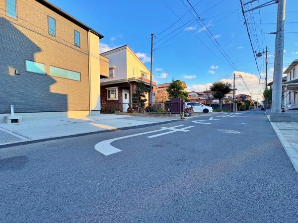 �_�ސ쌧��a�s��ъ�8���ڂ̐V�z��ˌ��Ă̑O�ʓ��H�܂ތ��n�ʐ^