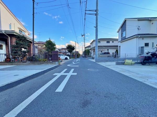 �_�ސ쌧��a�s��ъ�8���ڂ̐V�z��ˌ��Ă̑O�ʓ��H�܂ތ��n�ʐ^