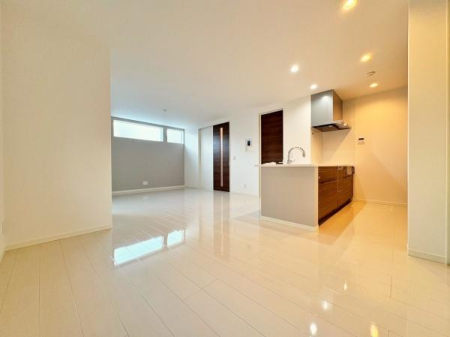 �_�ސ쌧��a�s��ъ�8���ڂ̐V�z��ˌ��Ẵ��r���O