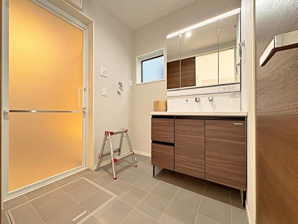 �_�ސ쌧��a�s��ъ�7���ڂ̐V�z��ˌ��Ẵ��r���O