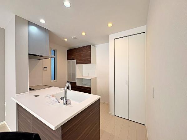 �_�ސ쌧��a�s��ъ�7���ڂ̐V�z��ˌ��ẴL�b�`��