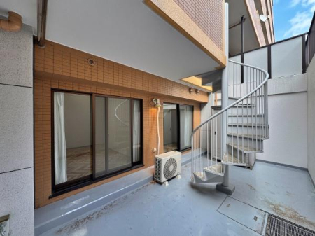 �_�ސ쌧���s������㏬�c��2���ڂ̒��Ã}���V�����̃G���g�����X