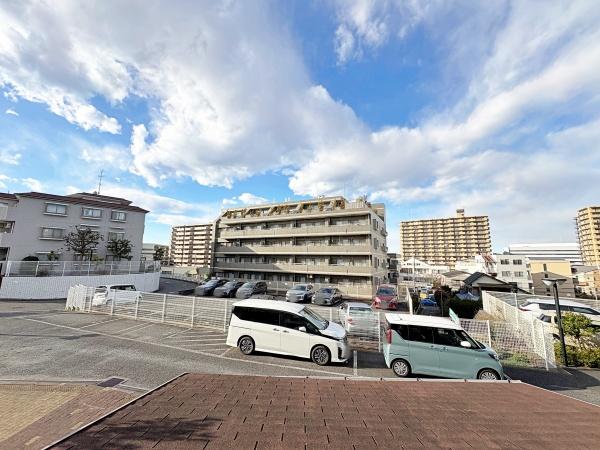 �_�ސ쌧���l�s�΋攒�R2���ڂ̒��Ã}���V�����̏Z�˂���̒��]�ʐ^