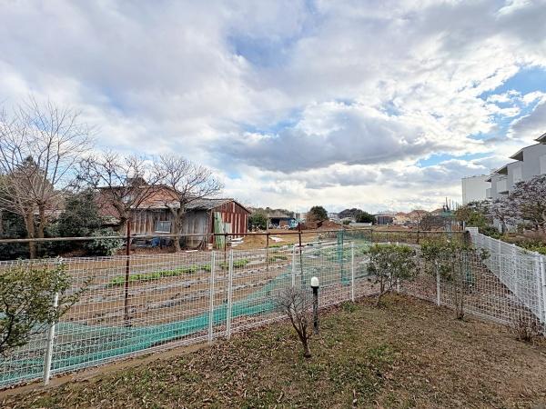 �_�ސ쌧���l�s�΋攒�R2���ڂ̒��Ã}���V�����̏Z�˂���̒��]�ʐ^