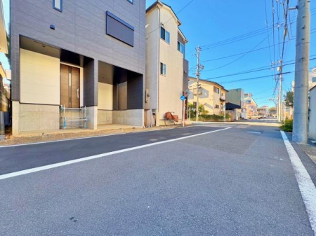 �_�ސ쌧���l�s�`�k��V�H���̐V�z��ˌ��Ă̑O�ʓ��H�܂ތ��n�ʐ^