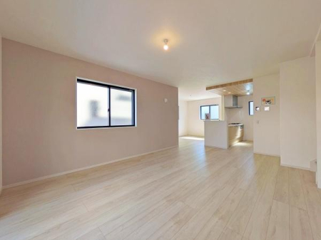 �_�ސ쌧���͌��s������x�m��2���ڂ̐V�z��ˌ��Ẵ��r���O