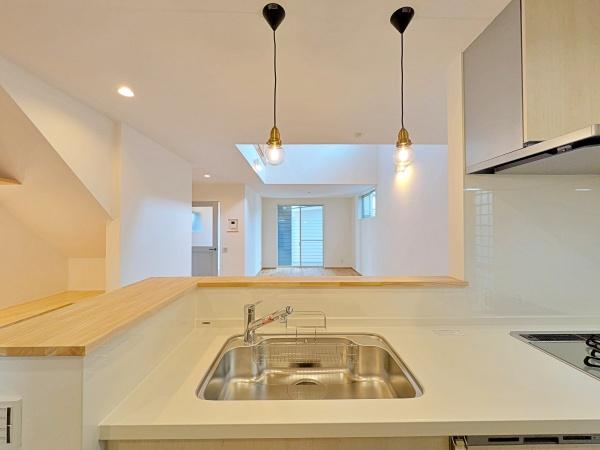 �_�ސ쌧����s�ғ�5���ڂ̐V�z��ˌ��ẴL�b�`��