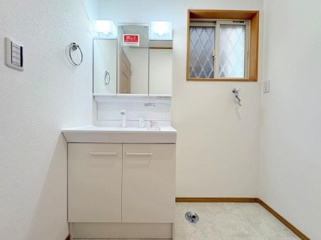 �_�ސ쌧���l�s����{�����̒��È�ˌ��Ă̐��ʑ�E���ʏ�