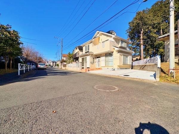 �_�ސ쌧���s�����摁��̒��È�ˌ��Ă̑O�ʓ��H�܂ތ��n�ʐ^