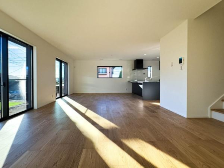 �_�ސ쌧���l�s�t���꒬�̐V�z��ˌ��Ẵ��r���O