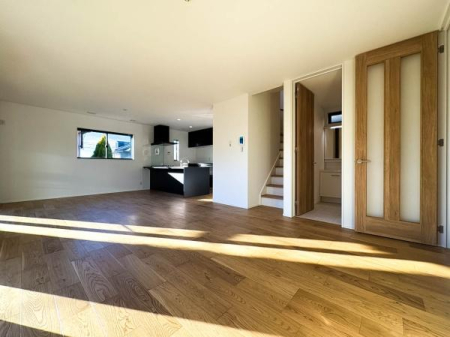 �_�ސ쌧���l�s�t���꒬�̐V�z��ˌ��Ẵ��r���O