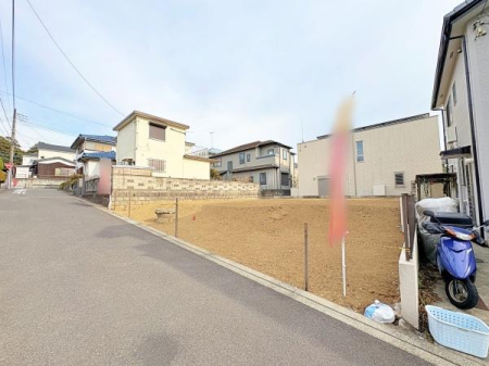 �_�ސ쌧�C�V���s��������1���ڂ̓y�n�̑O�ʓ��H�܂ތ��n�ʐ^