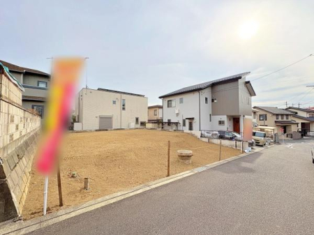 �_�ސ쌧�C�V���s��������1���ڂ̓y�n�̑O�ʓ��H�܂ތ��n�ʐ^