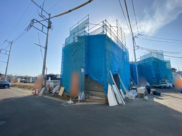 �_�ސ쌧��a�s���c�̐V�z��ˌ��Ă̑O�ʓ��H�܂ތ��n�ʐ^