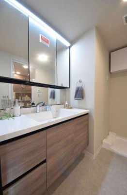 �_�ސ쌧���s�����撆�ێq�̒��Ã}���V�����̐��ʑ�E���ʏ�