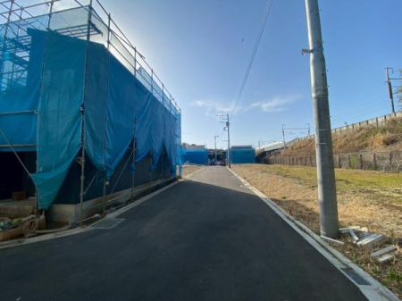 �_�ސ쌧��a�s���c�̐V�z��ˌ��Ă̑O�ʓ��H�܂ތ��n�ʐ^