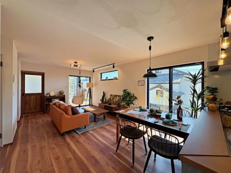 �_�ސ쌧���s�����扤�T����5���ڂ̐V�z��ˌ��Ẵ��r���O