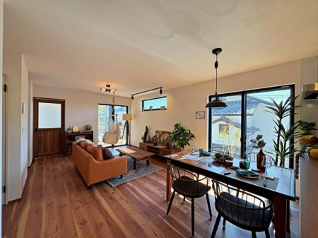 �_�ސ쌧���s�����扤�T����5���ڂ̐V�z��ˌ��Ẵ��r���O